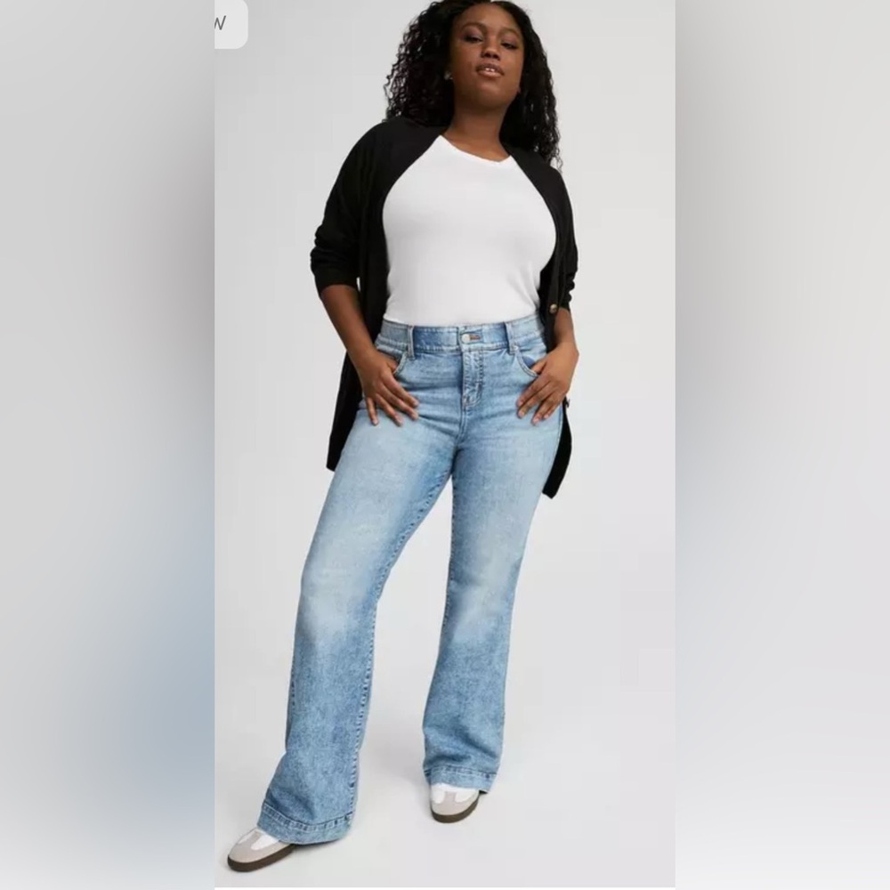 Torrid bombshell flare jeans